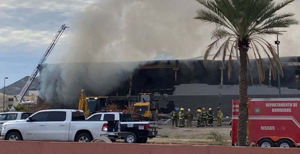 incendio en SAMS CLUB BADO DEL RIÓ (1)