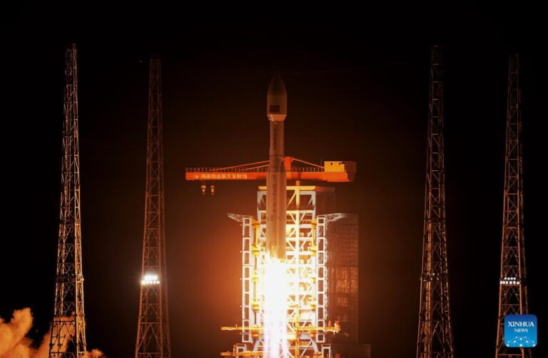 china pone en orbita satelites (2)