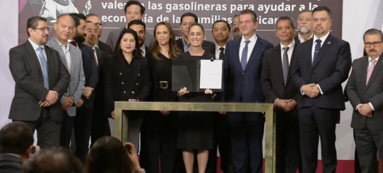 Sheinbaum pacta “cero comisiones” en gasolinas (1)